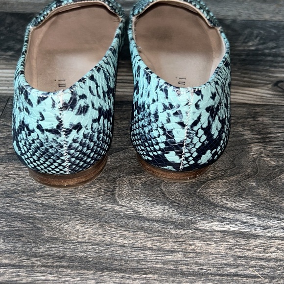 Gianni Bini Snake Print Flats - Picture 4 of 7